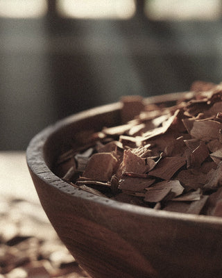 Sandalwood Perfume: The Molecular Harmony Behind Its Universal Appeal